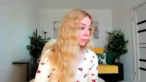 Jenn online show from 04/17/26, 02:58