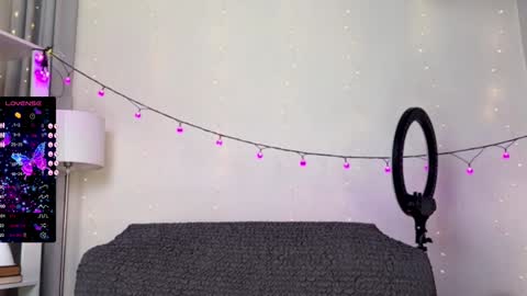 Snapshot of super_peach_stream chatting on 01/02/25, 05:07 ANNApvt open full info in bio online show from 01/02/25, 05:07