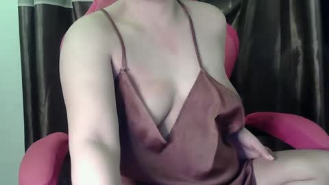 Snapshot of superb_ass25 chatting on 01/04/25, 06:40 KIMZY online show from 01/04/25, 06:40