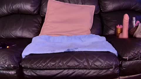 Thomas online show from 01/25/25, 03:51