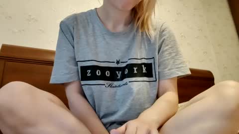 Snapshot of supereasyx chatting on 01/20/25, 07:04 Annie online show from 01/20/25, 07:04