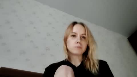 Snapshot of supereasyx chatting on 01/27/25, 10:49 Annie online show from 01/27/25, 10:49