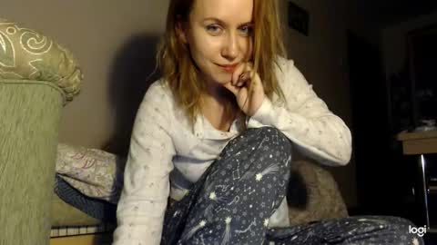 Snapshot of supereasyx chatting on 02/12/26, 04:24 Annie online show from 02/12/26, 04:24