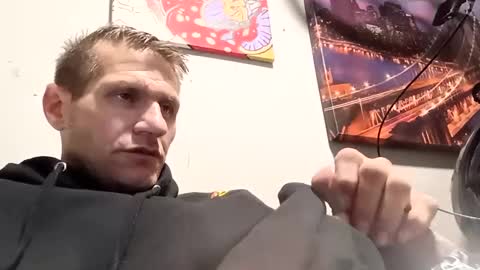 Snapshot of superhornedupgangsta831 chatting on 01/19/25, 05:28 SuperhorndupGangsta online show from 01/19/25, 05:28