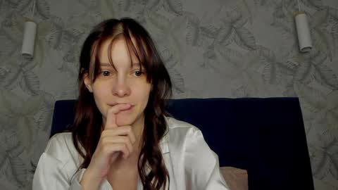 Snapshot of superior_cat chatting on 01/08/25, 03:51 Una online show from 01/08/25, 03:51