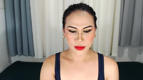 Snapshot of supernatalie_ chatting on 02/08/25, 01:54 Natalie Portman online show from 02/08/25, 01:54