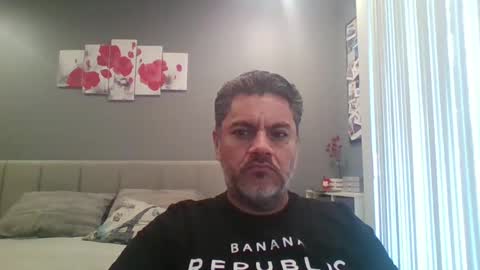 Snapshot of supernovarise chatting on 02/05/25, 10:44 supernovarise online show from 02/05/25, 10:44