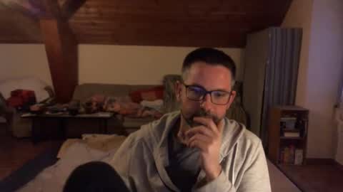 Snapshot of supersquirrel81 chatting on 11/23/25, 06:35 supersquirrel81 online show from 11/23/25, 06:35