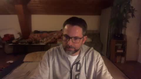 Snapshot of supersquirrel81 chatting on 12/14/25, 05:51 supersquirrel81 online show from 12/14/25, 05:51