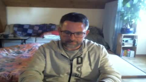 Snapshot of supersquirrel81 chatting on 04/22/26, 05:14 supersquirrel81 online show from 04/22/26, 05:14
