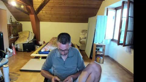 supersquirrel81 online show from 08/08/26, 04:25