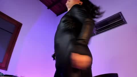 Snapshot of suprasexyjohn chatting on 07/11/26, 01:19 llllSupra llll online show from 07/11/26, 01:19
