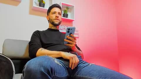 supreme_alpha_ online show from 11/11/25, 02:55