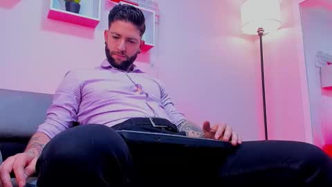 supreme_alpha_ online show from 11/27/25, 09:28