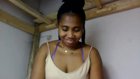 Snapshot of surbelle chatting on 07/14/26, 10:32 surbelle online show from 07/14/26, 10:32