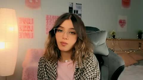 Sara online show from 04/18/26, 01:15