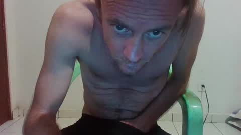 Snapshot of surfsup34 chatting on 12/04/24, 02:53 surfsup34 online show from 12/04/24, 02:53