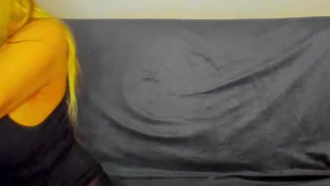 surikiss online show from 10/19/25, 01:17