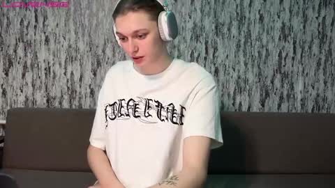 Snapshot of susan228 chatting on 01/06/25, 10:37 Vladiva online show from 01/06/25, 10:37