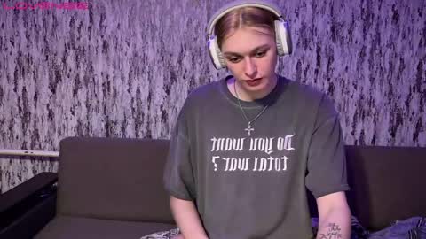 Snapshot of susan228 chatting on 01/17/25, 02:28 Vladiva online show from 01/17/25, 02:28