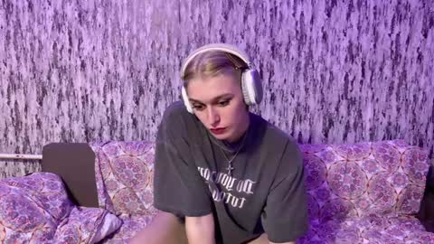 Snapshot of susan228 chatting on 01/20/25, 11:35 Vladiva online show from 01/20/25, 11:35