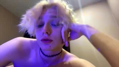 Snapshot of susan228 chatting on 02/27/25, 01:16 Vladiva online show from 02/27/25, 01:16