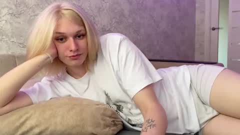 Snapshot of susan228 chatting on 10/17/25, 07:11 Vladiva online show from 10/17/25, 07:11