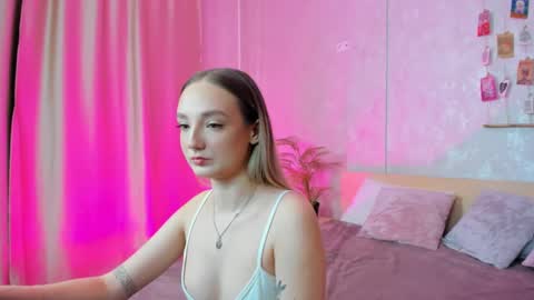 Annie online show from 02/14/25, 01:13