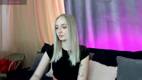 Annie online show from 02/25/25, 04:14