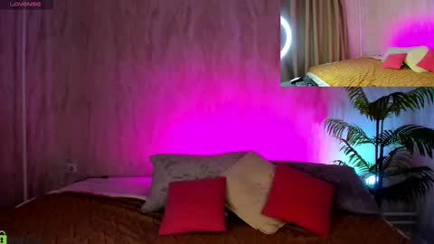 Annie online show from 10/19/25, 01:06