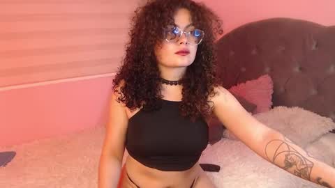 Snapshot of susan_bluee chatting on 03/07/25, 06:24 Susan online show from 03/07/25, 06:24