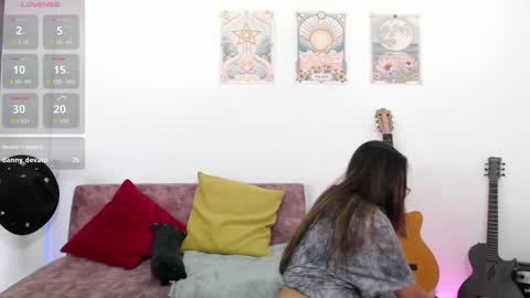 Susana hendrix    online show from 09/13/25, 06:29