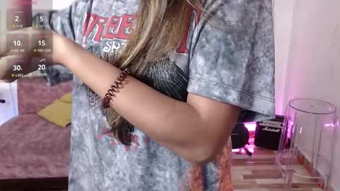 Susana hendrix    online show from 11/03/25, 06:20