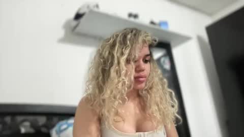 susan online show from 12/22/25, 01:02