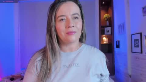 Snapshot of susann_ross chatting on 02/15/25, 12:43 Susan  Everyday From 0530 to 1430 Col Time online show from 02/15/25, 12:43