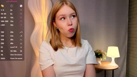 Snapshot of susanneguitian chatting on 11/12/25, 07:24 Hot exclusive photos 10 for joining to my fanclub online show from 11/12/25, 07:24