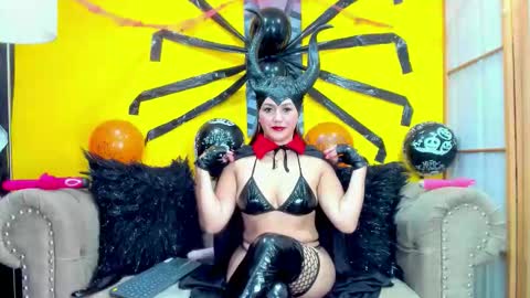 Snapshot of susanslim chatting on 10/29/25, 03:36 susanslim online show from 10/29/25, 03:36