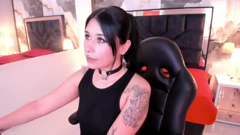 susanvilla online show from 05/19/26, 07:53