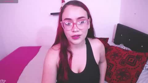 Snapshot of susanzoro99 chatting on 12/18/25, 12:17 Susan online show from 12/18/25, 12:17