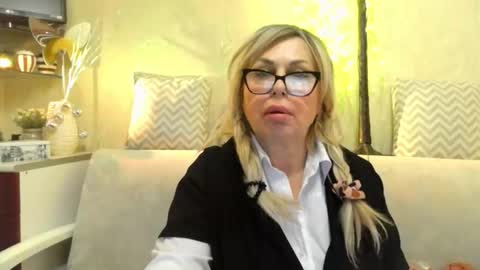 Snapshot of susiexnoreen chatting on 02/06/26, 03:37 SusiexNoreen online show from 02/06/26, 03:37