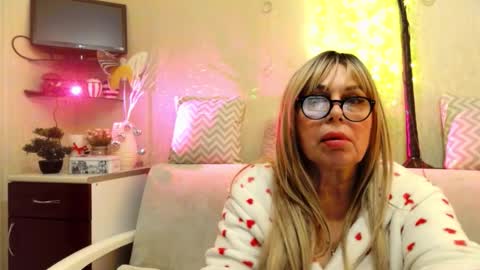 Snapshot of susiexnoreen chatting on 02/19/26, 11:06 SusiexNoreen online show from 02/19/26, 11:06