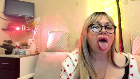 Snapshot of susiexnoreen chatting on 02/21/26, 01:17 SusiexNoreen online show from 02/21/26, 01:17