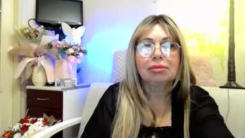 Snapshot of susiexnoreen chatting on 04/25/26, 11:24 SusiexNoreen online show from 04/25/26, 11:24