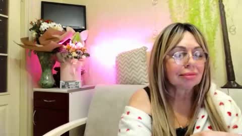 Snapshot of susiexnoreen chatting on 04/29/26, 02:15 SusiexNoreen online show from 04/29/26, 02:15