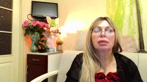Snapshot of susiexnoreen chatting on 05/11/26, 04:40 SusiexNoreen online show from 05/11/26, 04:40