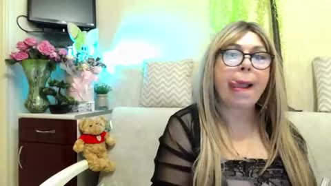 Snapshot of susiexnoreen chatting on 05/14/26, 01:23 SusiexNoreen online show from 05/14/26, 01:23