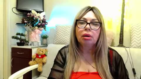 Snapshot of susiexnoreen chatting on 05/25/26, 01:55 SusiexNoreen online show from 05/25/26, 01:55