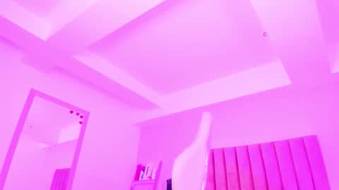 Snapshot of sussan_nicolle1 chatting on 11/05/25, 12:16 Sussan Nicole online show from 11/05/25, 12:16