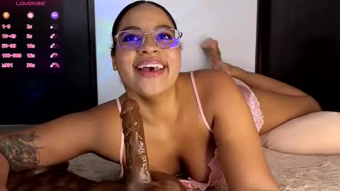 Snapshot of sussi_sotto chatting on 03/20/26, 12:43 Sussi Soto online show from 03/20/26, 12:43