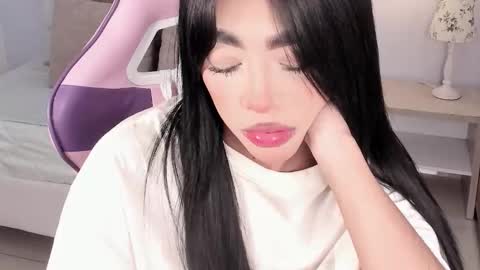 Sussie Tompsom online show from 12/19/25, 05:31